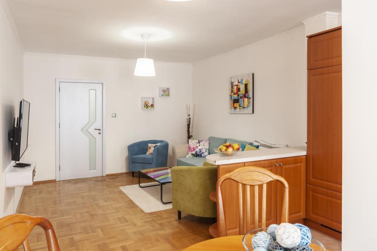 Sea Apartment Colours Burgas Bagian luar foto